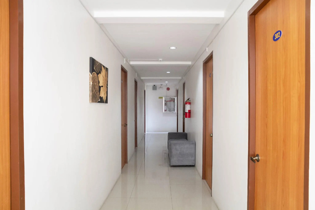 OYO 163 Goldentown Hotel and Residences