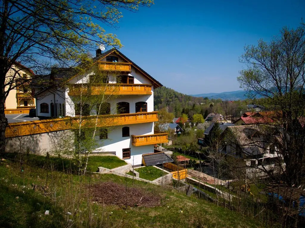 Apartamenty hoteLOVE z biokominkiem na Skale