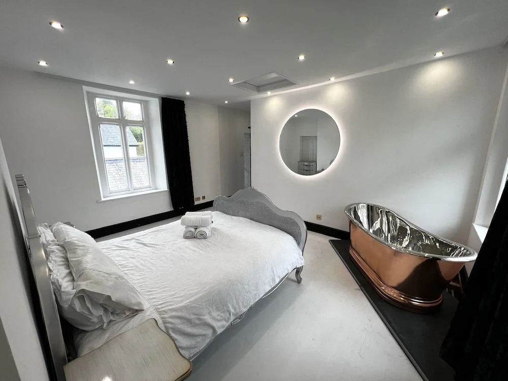 Lower Winsford Apartments & Rooms