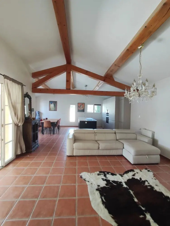 Villa - Pool - 3 Bedrooms - Garden