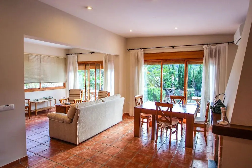 Pedro 6 - two story holiday home villa in El Portet