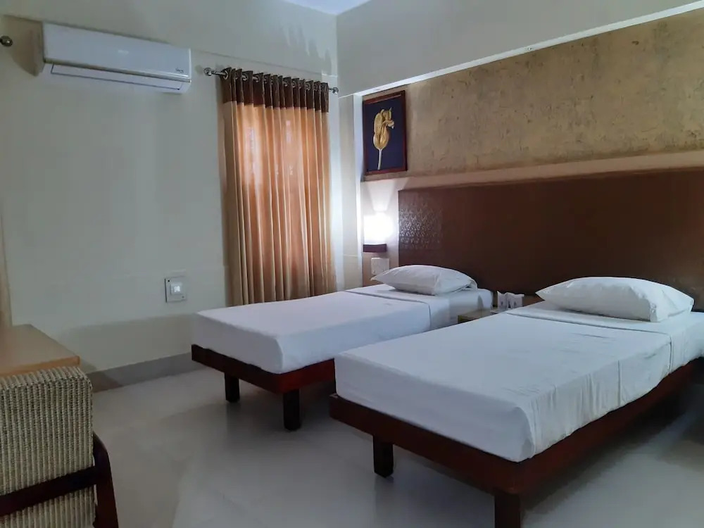 Bharat Hotel