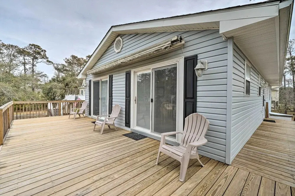 Cozy Oak Island House u003c 1 Mi to Beaches