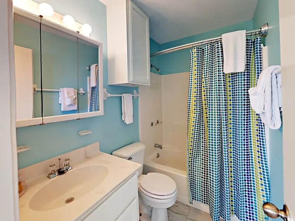 221B Las Palmas - Two Bedroom Condo