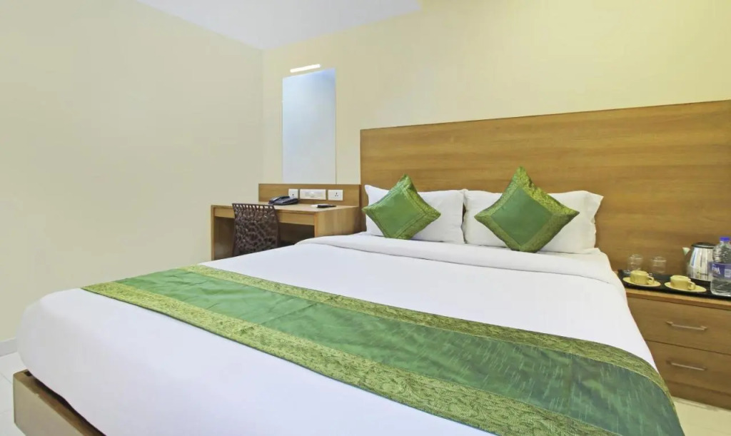 Itsy Hotels Jansi Residency