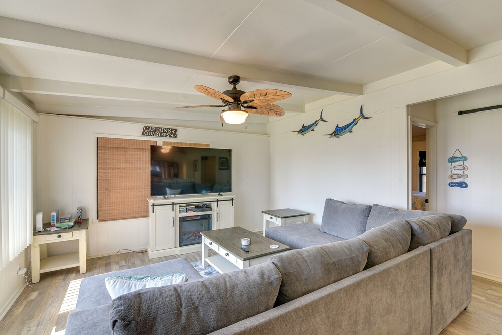 Steps to Surfside Beach! Ocean-view Texas Retreat