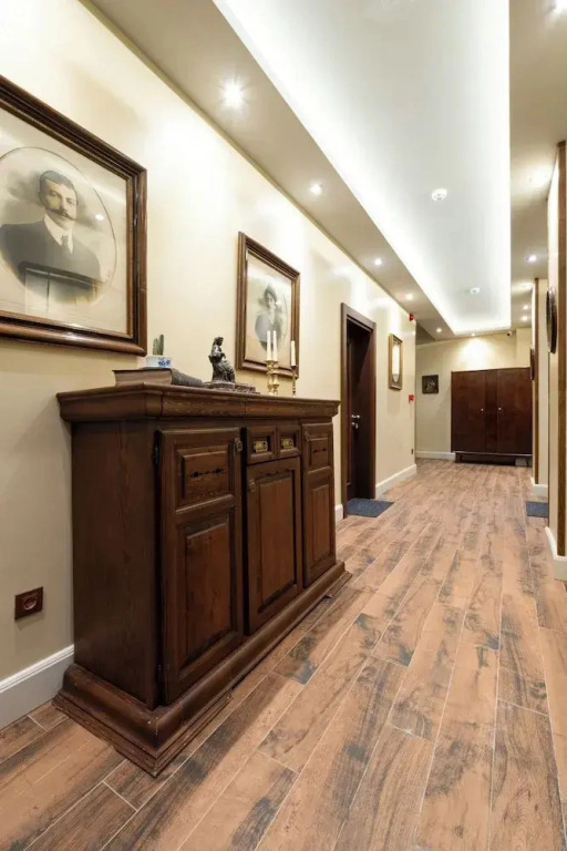 Level Suites