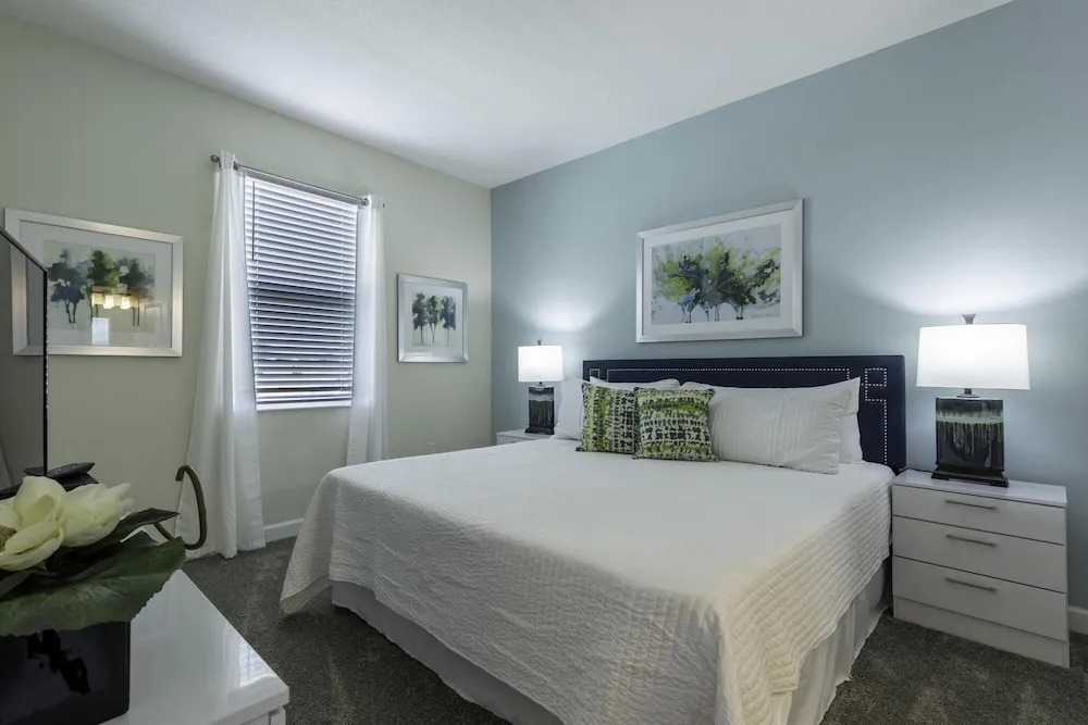 Getaway Delight-8 Bedrooms Pool Great Location