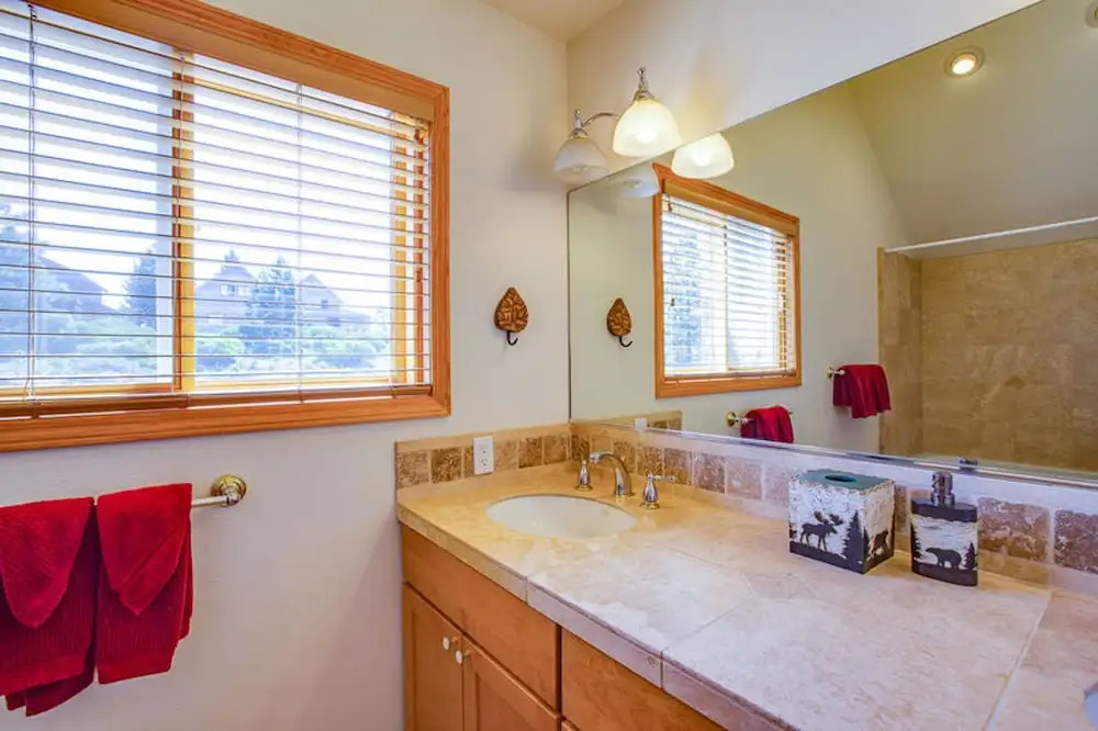 Pinnacle Vista by Tahoe Mountain Properties
