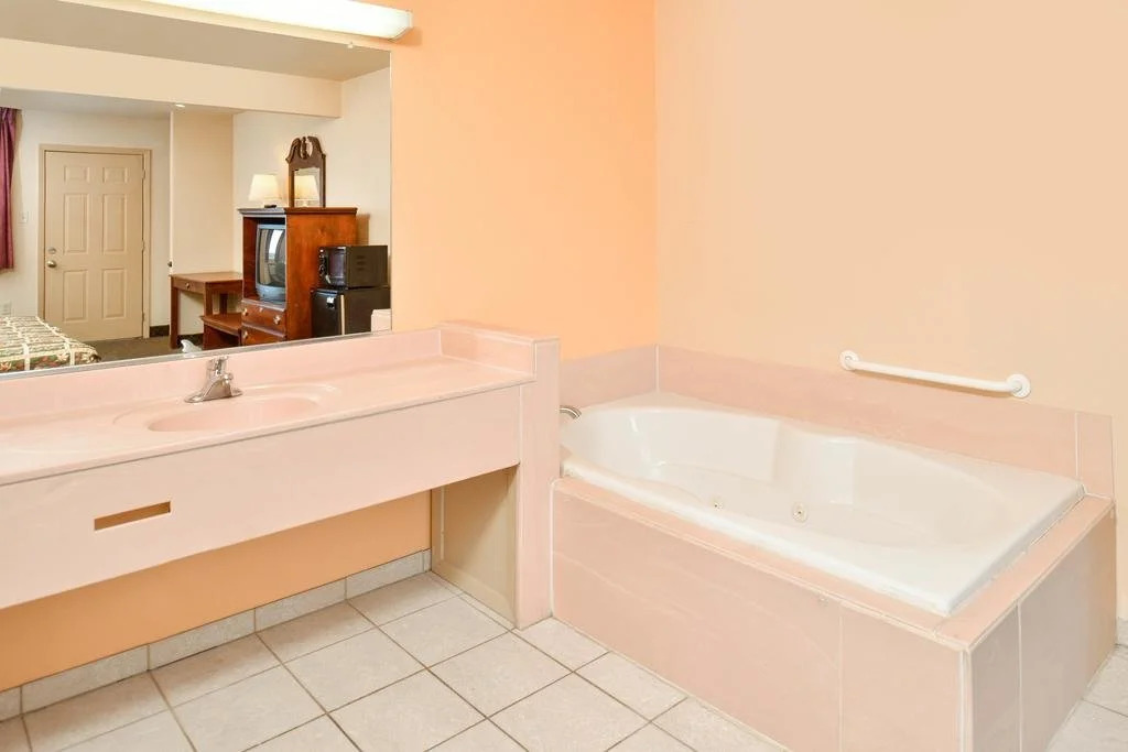 Howards Inn Motel