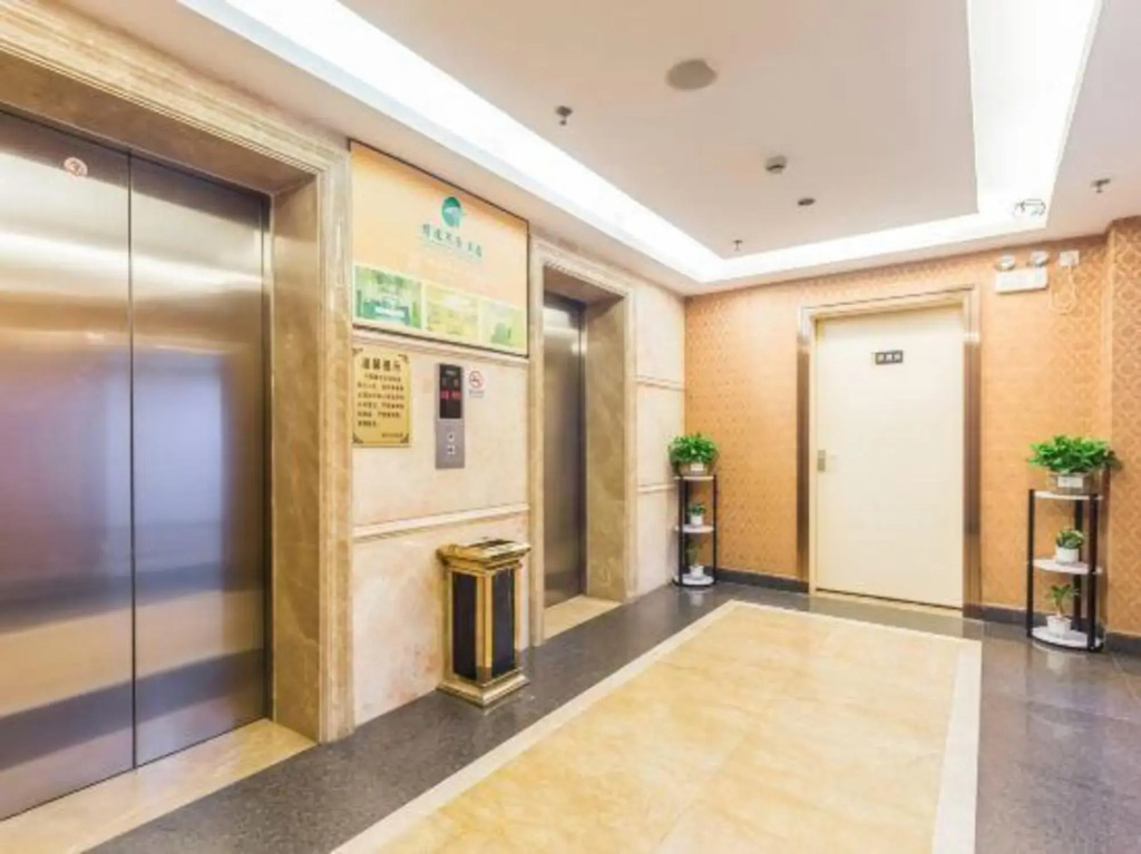 Qiantu Business Hotel(San Shui Guang Chang Dian)