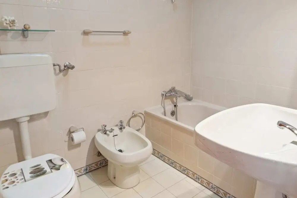 Lovely 2 Bedroom Duplex Apt w Terrace in Cascais