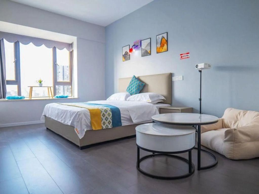 Luoman Hotel (Baicheng University Town University of Science and Technology)