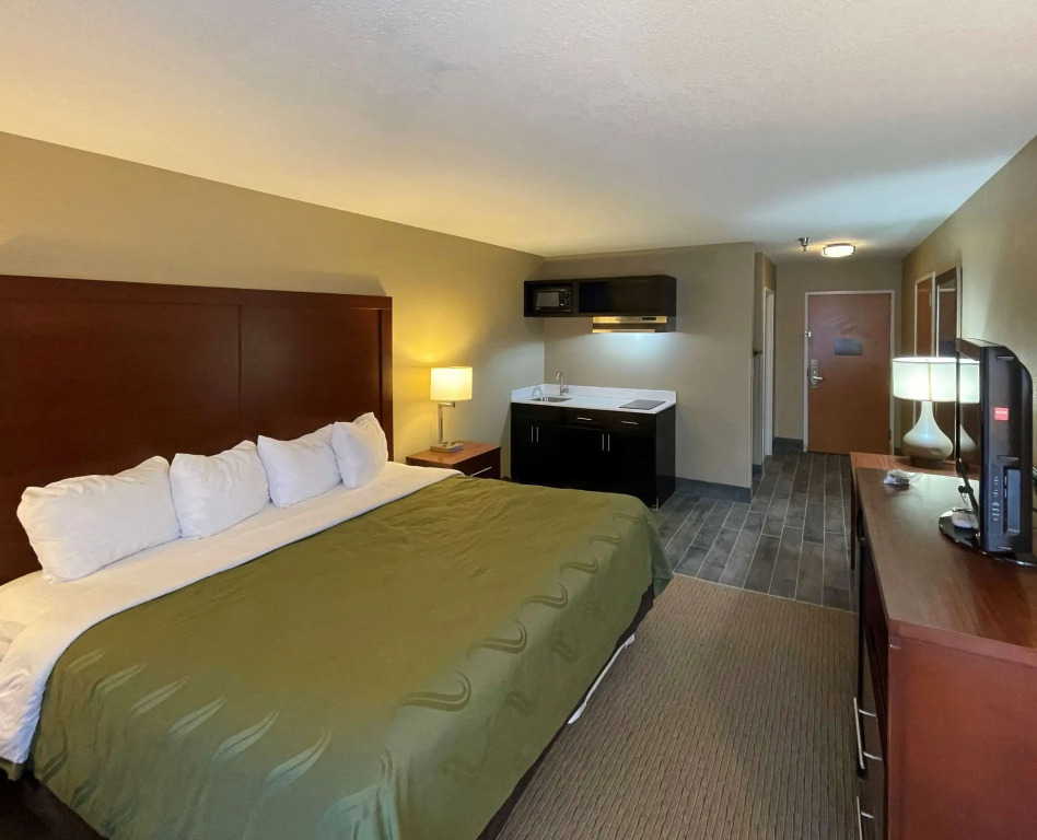 Quality Inn & Suites I-40 East