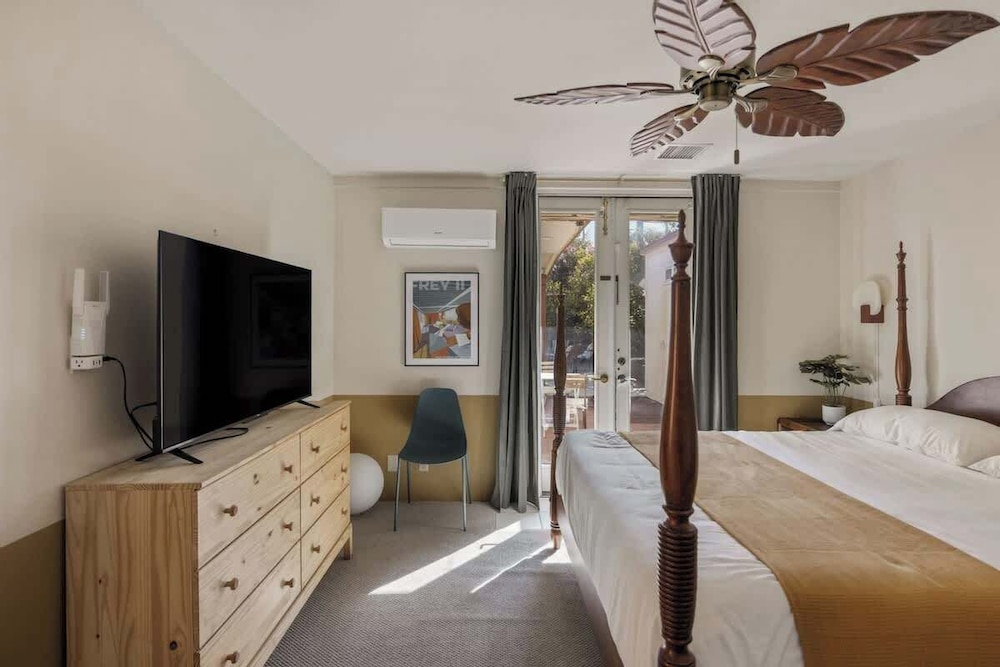 Zen Palm Desert Bungalow