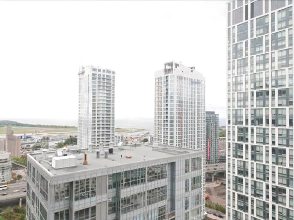 N2N Suites - Downtown Lake & City View offered by Short Term Stays