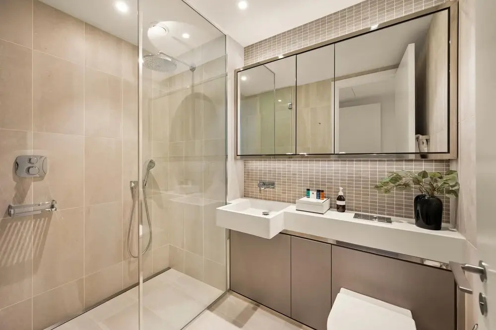 Stylish two Bedroom Apartment With River Views in Docklands