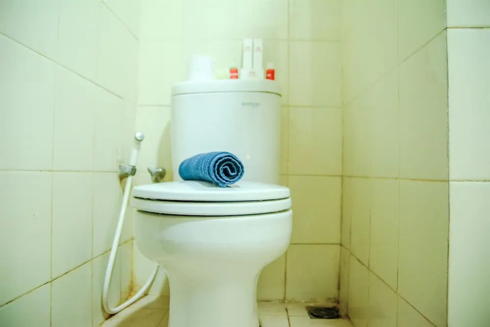 Prime Location Studio Apartment at Elpis Residence near Ancol