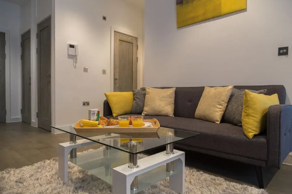 Brickfield Court Serviced Apartment by Ferndale