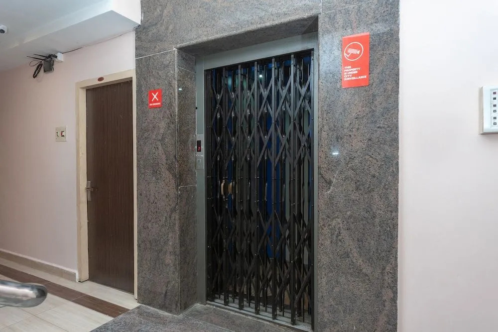OYO 16749 Hotel Paris