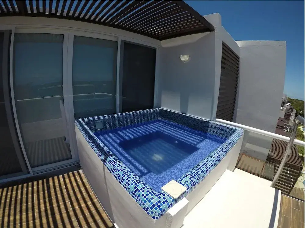 Terrazas Luxury Condos by Kiin