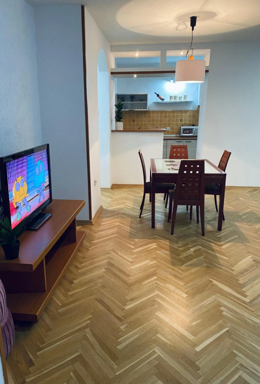 Regina's 2bedroom Near Square