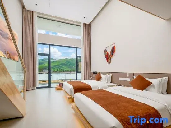 Yunsheng Fanhua Gun Mountain View Family Vacation Homestay (Nalati Scenic Spot Branch)
