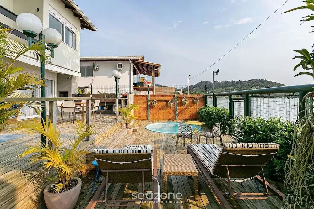 Seafront Beautiful House in Sto. Antonio Cda1647