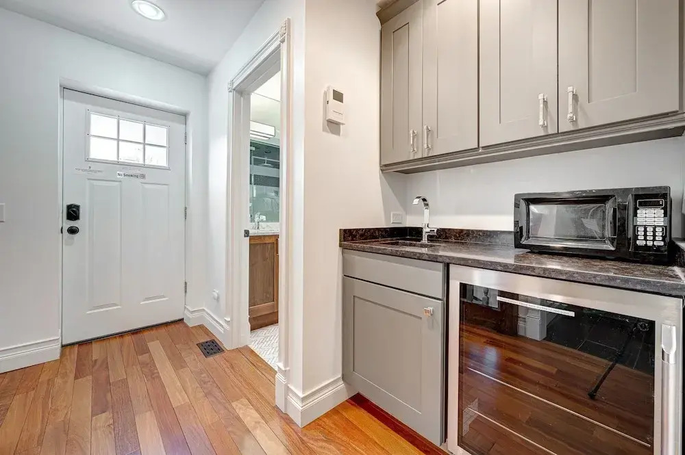 Spacious Luxury Townhouse Old Town by AllSet Turnover
