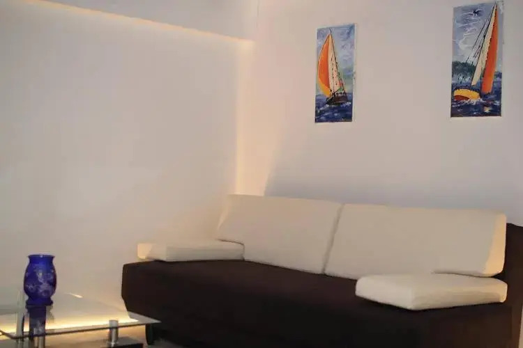 Apartment 4 You