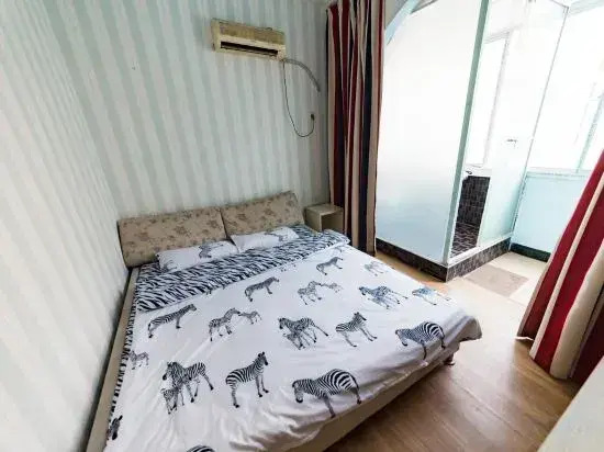 Nanchang Light Blue Homestay (Shuanggang Subway Station Branch)