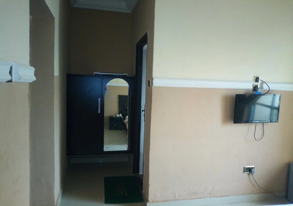 Modroy Hotel and Suites