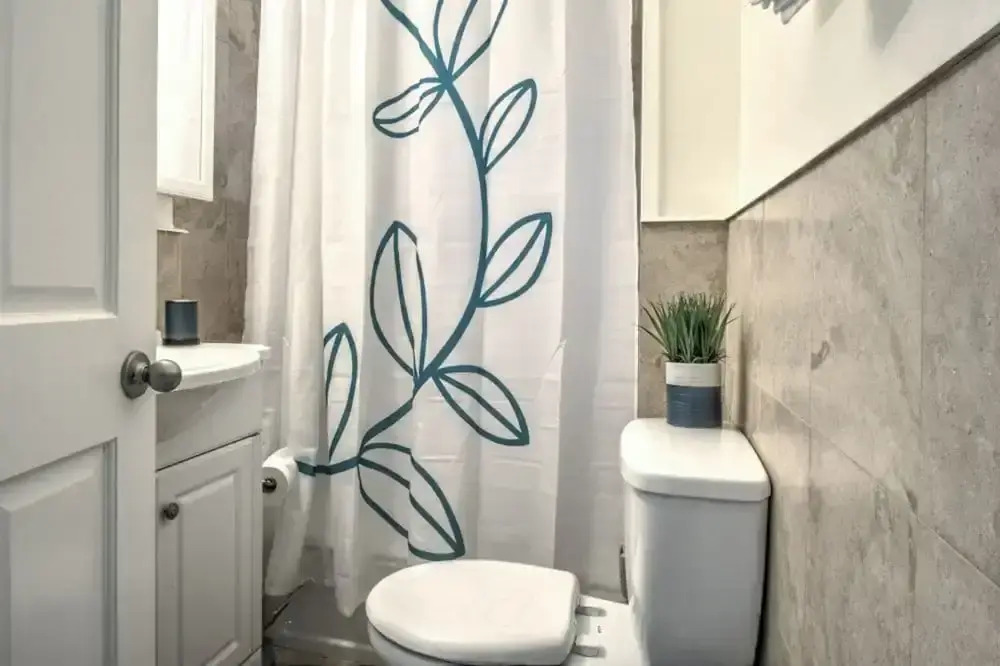 Renovated 2BR Lake View Condo