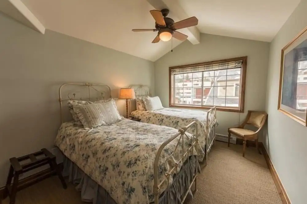 Condo with Onsite Pool & Hot Tub, Free WiFi & Garage Parking by RedAwning