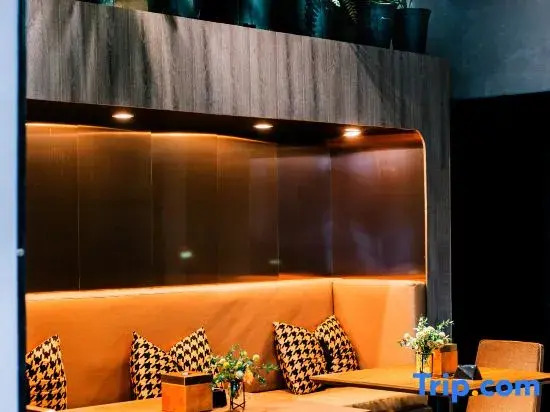 Dongmo · Internet Red Travel Beach Hotel (Dali Erhai Branch)