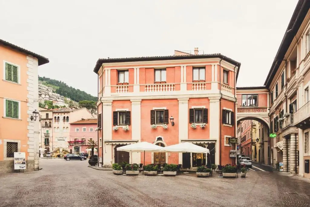La Rondine
