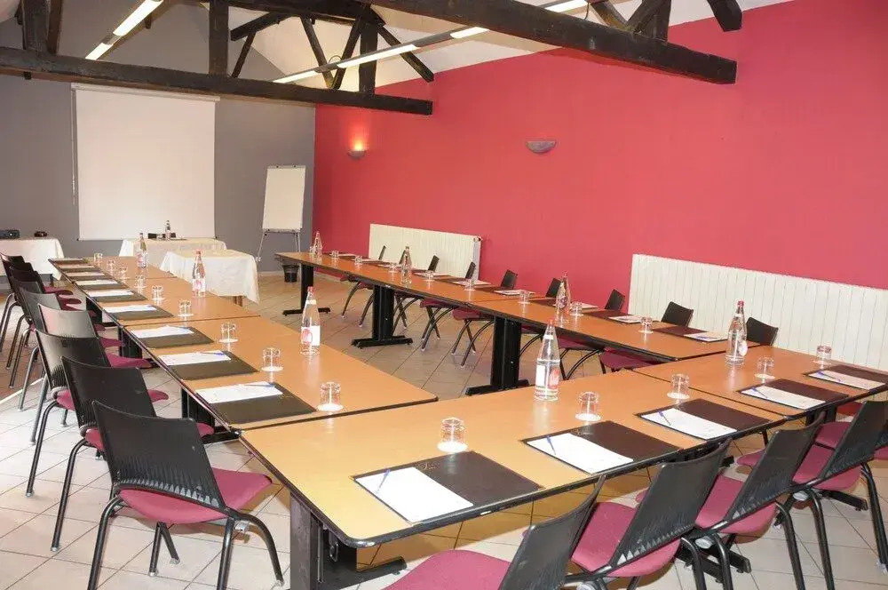 Logis Hôtel & Restaurant - Les Tuileries