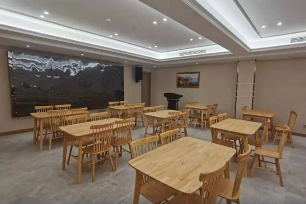 Vienna Hotel (Nanjing Maigao Bridge Subway Station Branch)