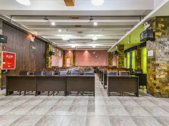 Cuiyuezhuang Countryside Hotel