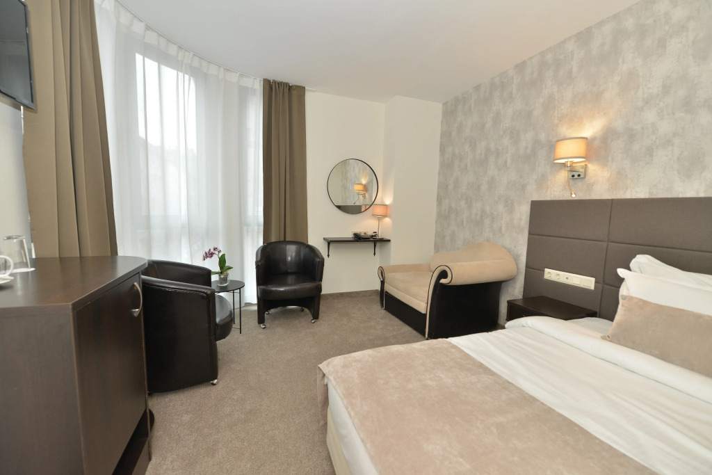 Art Plaza Hotel