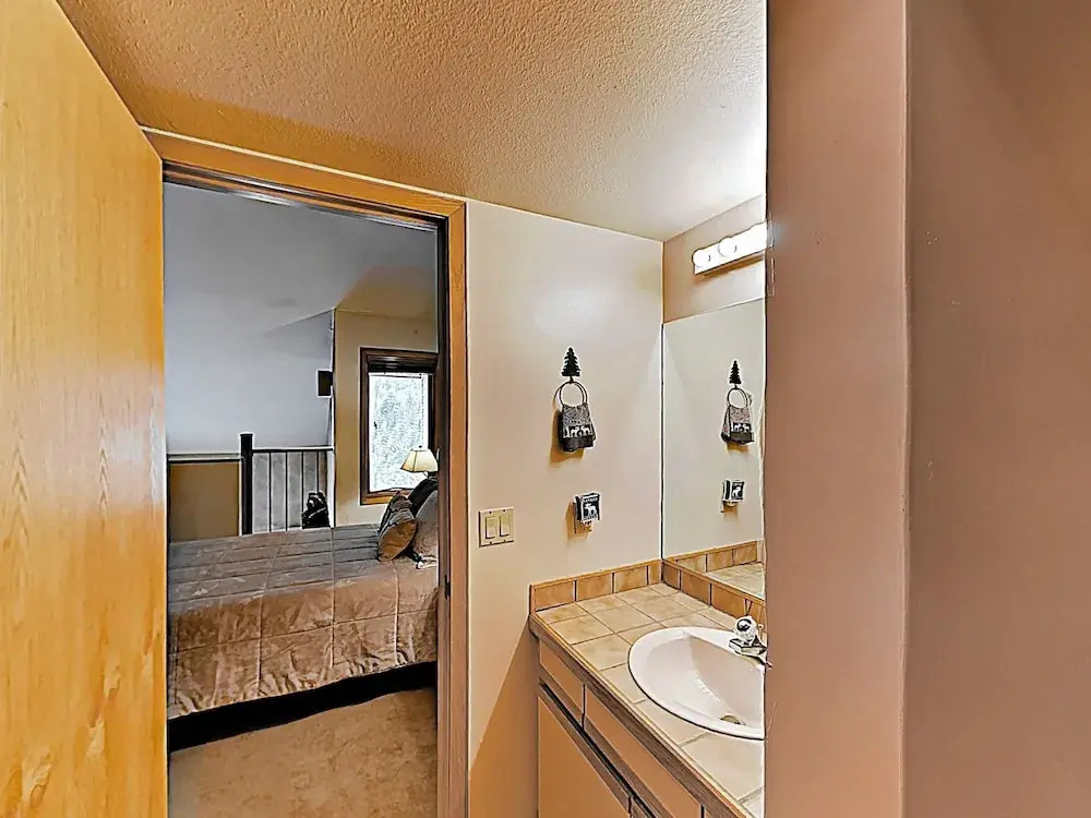 New Listing! Expansive W/ Pool & Hot Tub 3 Bedroom Condo