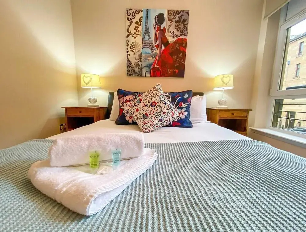 Kelvingrove Art Gallery Flat - Private Parking