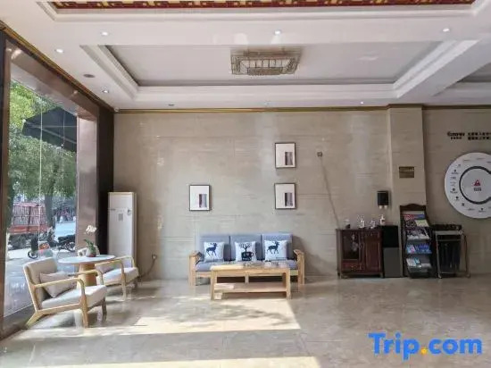 Yayue Hotel (Yingjiang Yinghu Park)