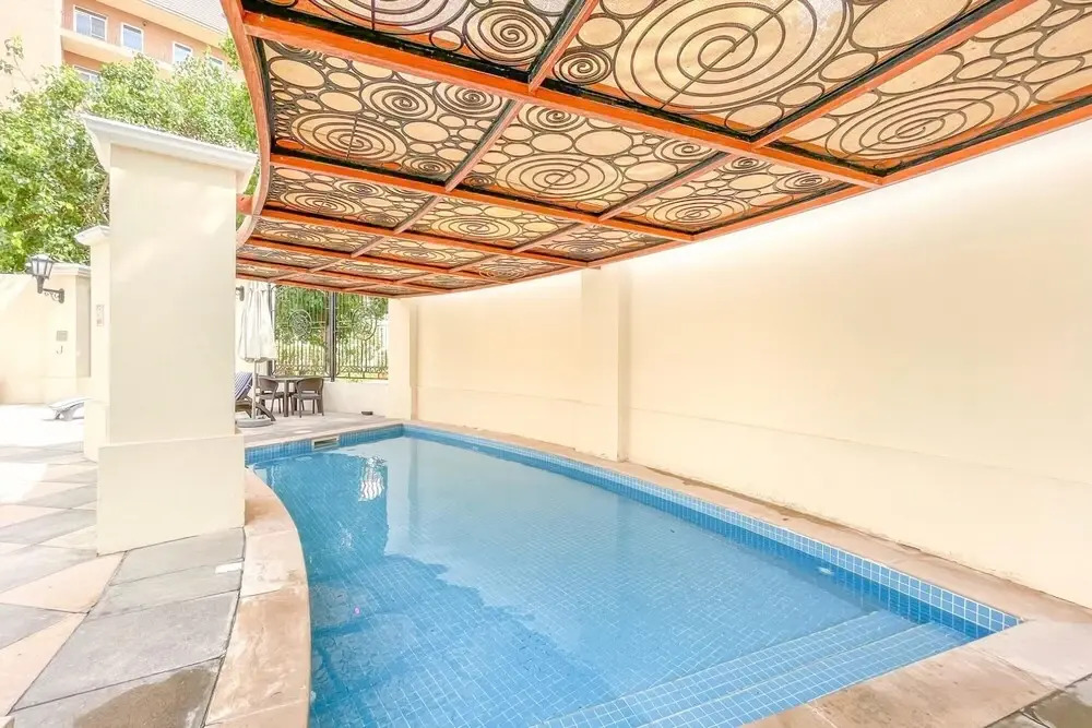 1 BR w Pool Motor-sport Themed apt
