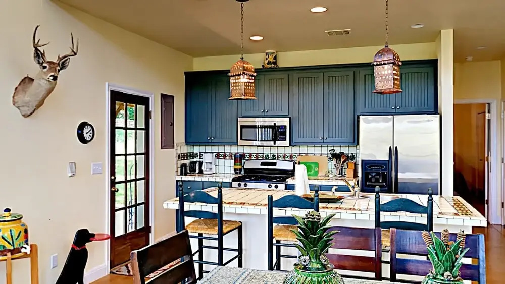 Open-Concept Cabin - 1 Br cabin by RedAwning