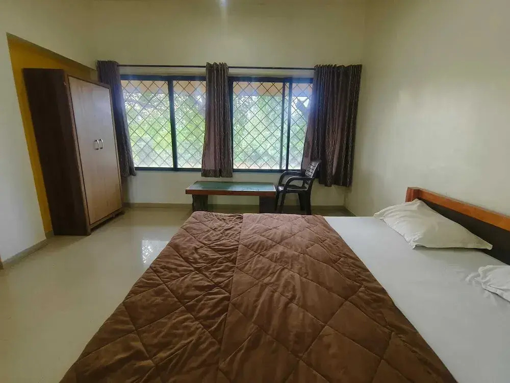Hornbill Deluxe Hill Resort, Amba Ghat