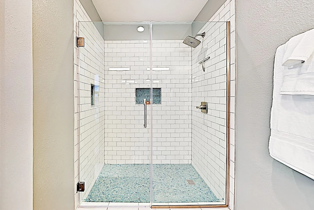 1184 Austin - 3 Br Home