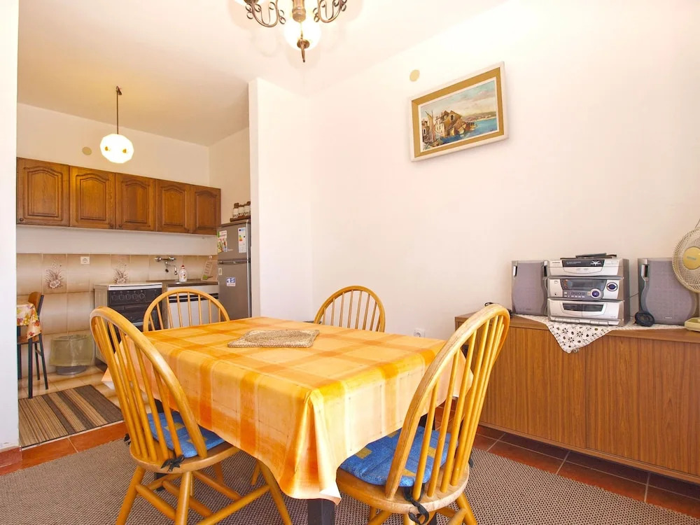 Apartment 1586