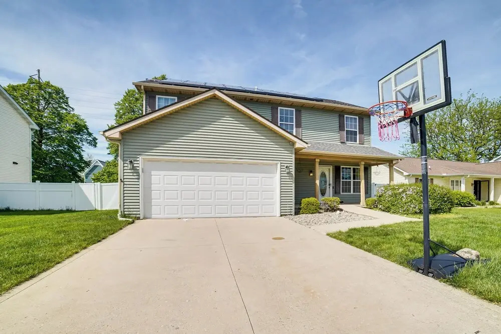 Spacious Champaign Home By University of Illinois!