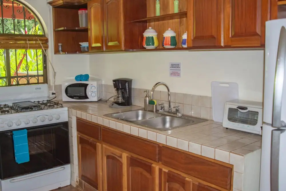 Private Suite 102 Walking Distance to the Beach